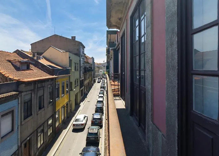 Porto 61 - Bright 2Br W/ Balcony By Lovelystay