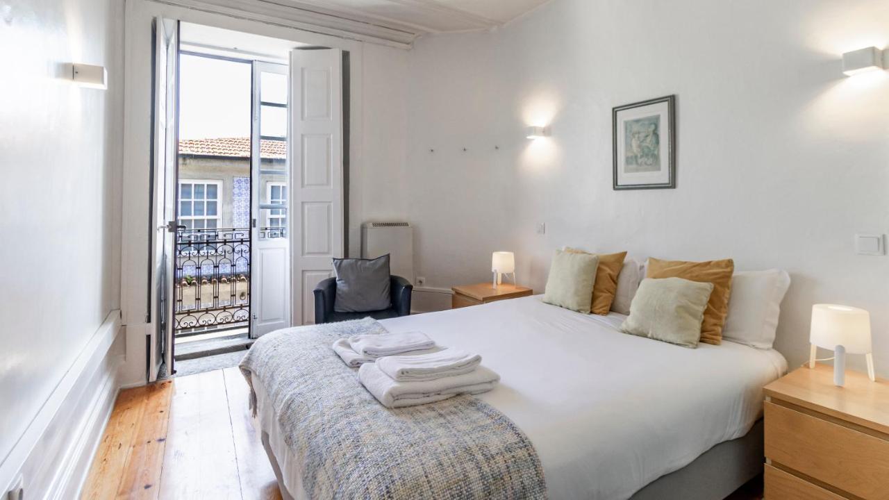 Appartamento 61 - Bright 2br W/ Balcony By Lovelystay